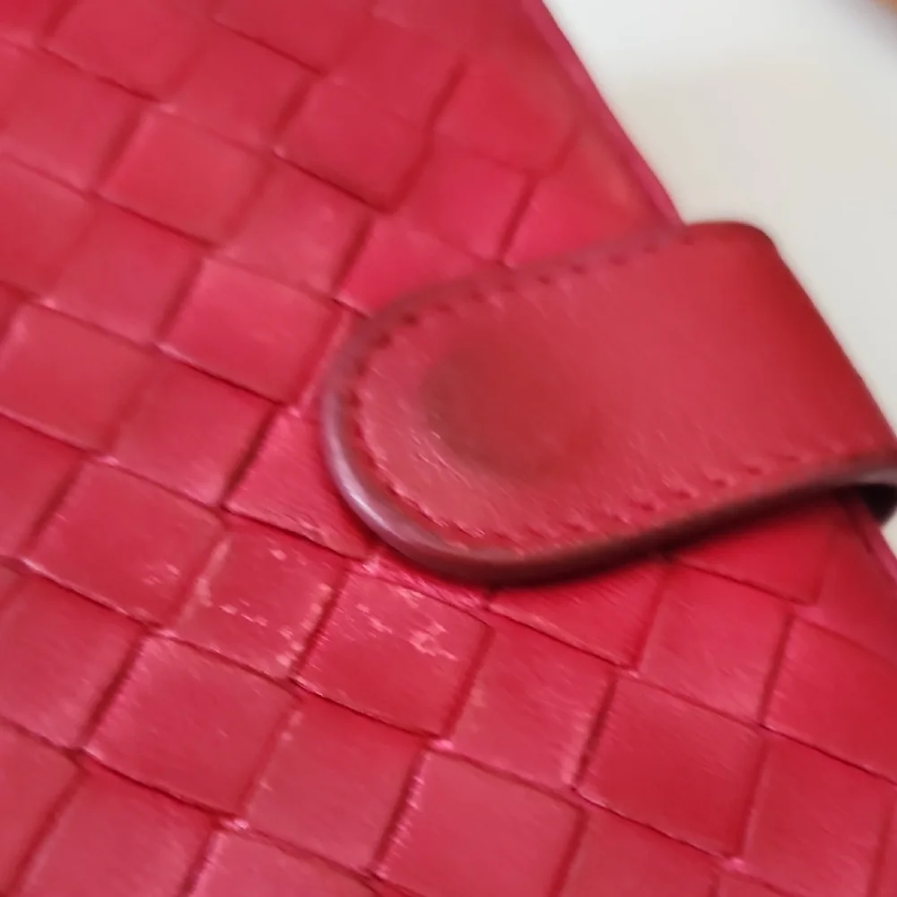 Bottega Veneta Red Leather Wallet with Intrecciato Pattern - Picture 12 of 14